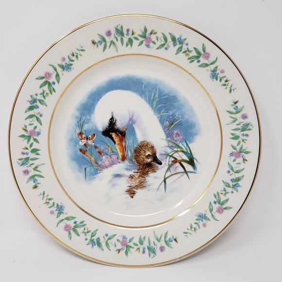 1975 Avon Gently Moments Goose + Gosling Gold-Trimmed Christmas Plate - Picture 1 of 10